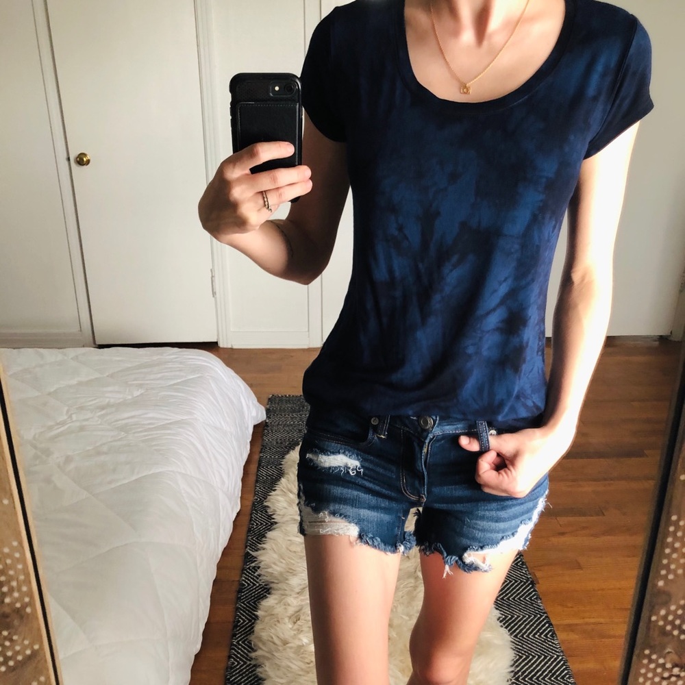 Tahari Blue and Black tie dye shirt. Size small